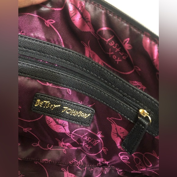 Betsy Johnson Crossbody - Picture 9 of 11